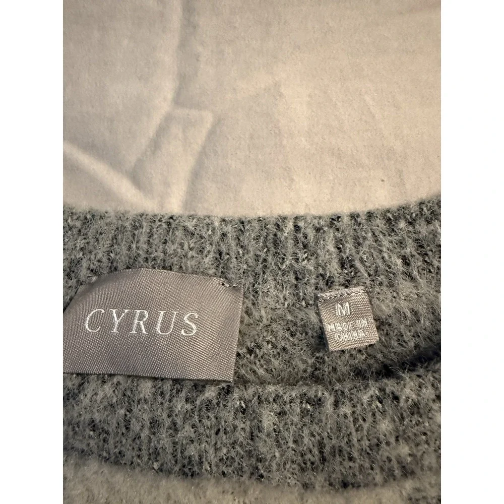 Cyrus Sweater Womens‎ Size Medium Grey Black Checkered